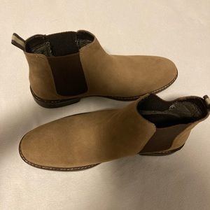Crown Vintage Chelsea Boots